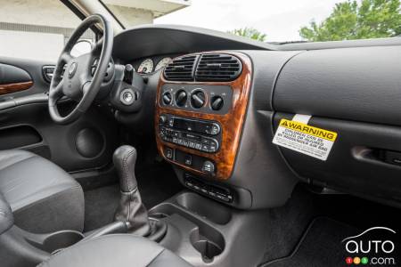 2001 Plymouth Neon, dashboard